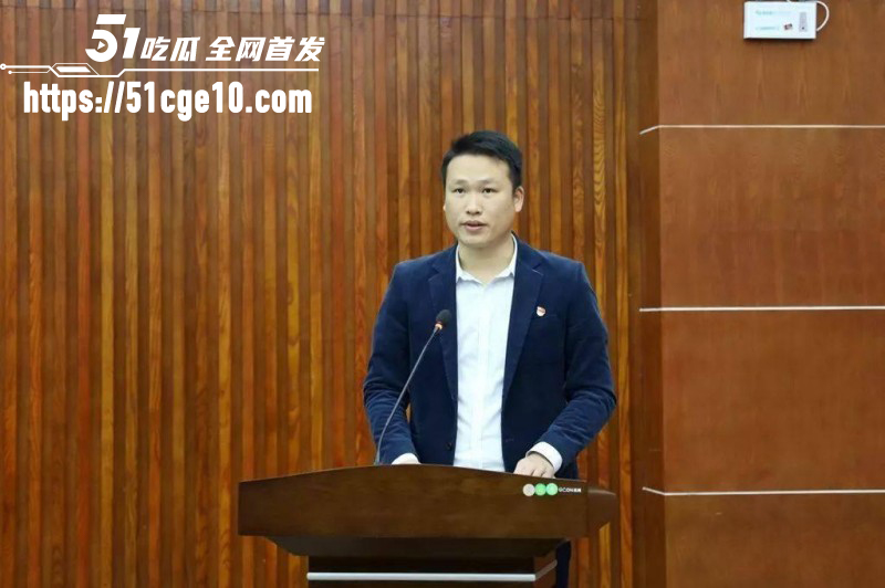 柳州工信局大瓜 再度爆火 局长出轨联通女经理 原配发现后曝光到全市公务员群！