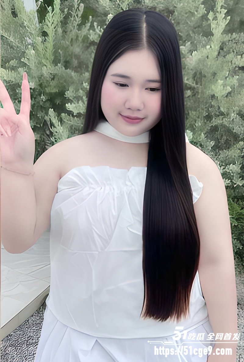 海角乱伦大神 蹂躏坦克妹妹 巨乳夹屌吞吐发骚 白虎蜜穴爆操泄欲