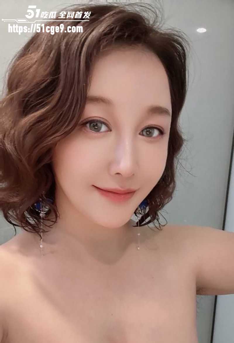 G杯爆乳美熟女 林怡彤 露脸偷情 骑乘顶操甩奶呻吟 迷离浪叫尽显娇媚