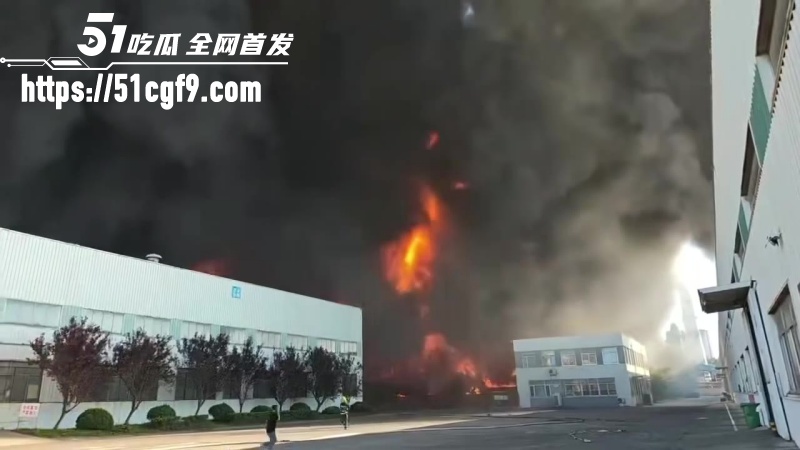 山东青岛黄岛区火灾 5