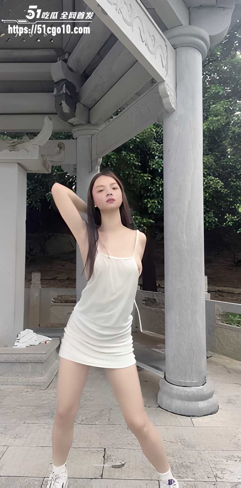 推特网黄 安慕曦 定制福利 户外露出激情裸舞 掰穴自慰淫水喷溅打湿地板