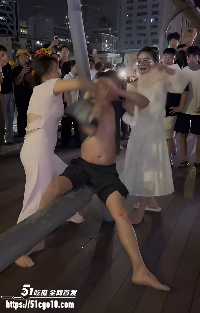 脚踩两条船出轨两个富婆 6