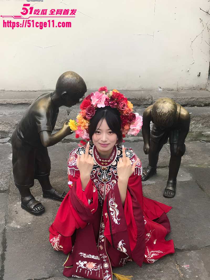 奶茶店兼职小妹 超爱约炮玩3p 2
