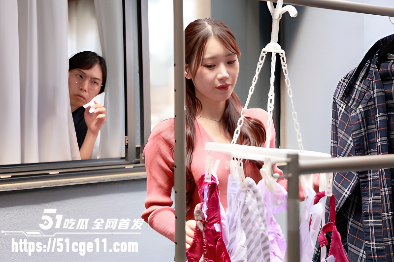 水果派解说 望月铃音 乱伦剧情 美人继母勾引大屌继子 无套内射全程背德感拉满