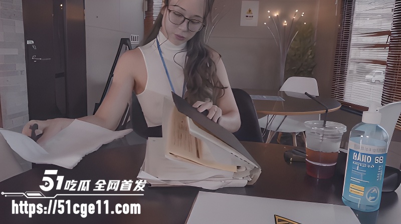 绝美樱花妹 naomiiichannel 性爱剧情 OL秘书楼梯自慰 被上司潜规则爆操彻底沉沦肉欲！