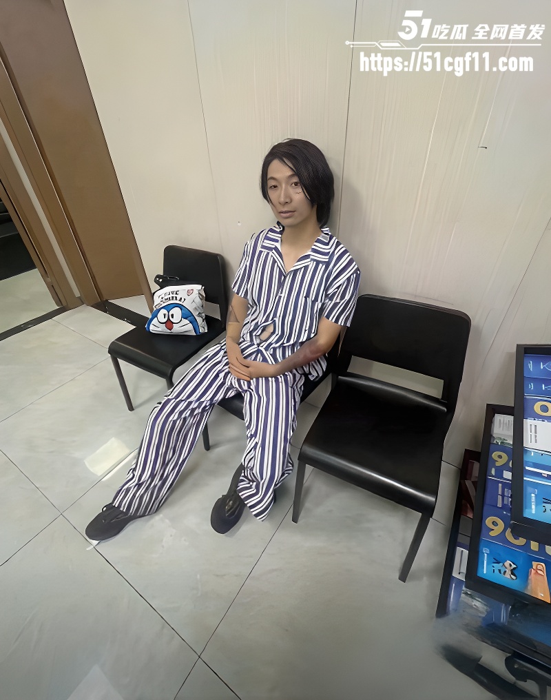 重庆网红 龙少 九街挑衅精神小伙 11