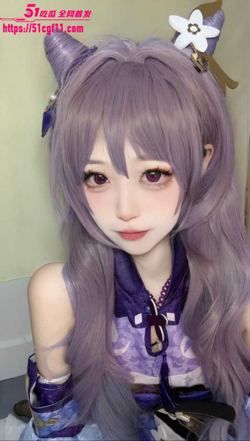 二次元绝美Coser 淫语私拍 诱人丝足近景挑逗 水晶棒插穴高潮迭起！