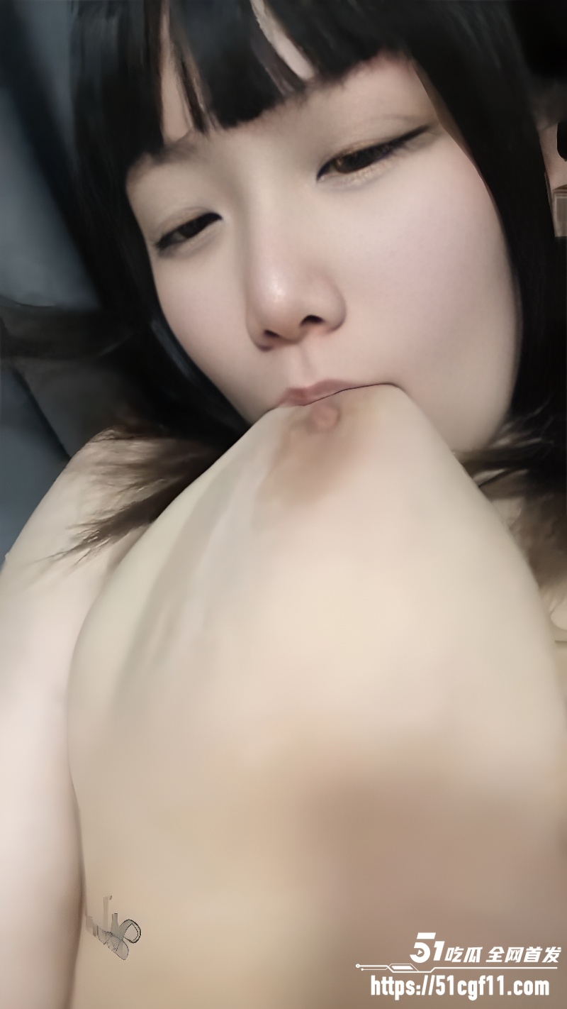 巨乳阿黑颜女神 直播自慰录屏 4