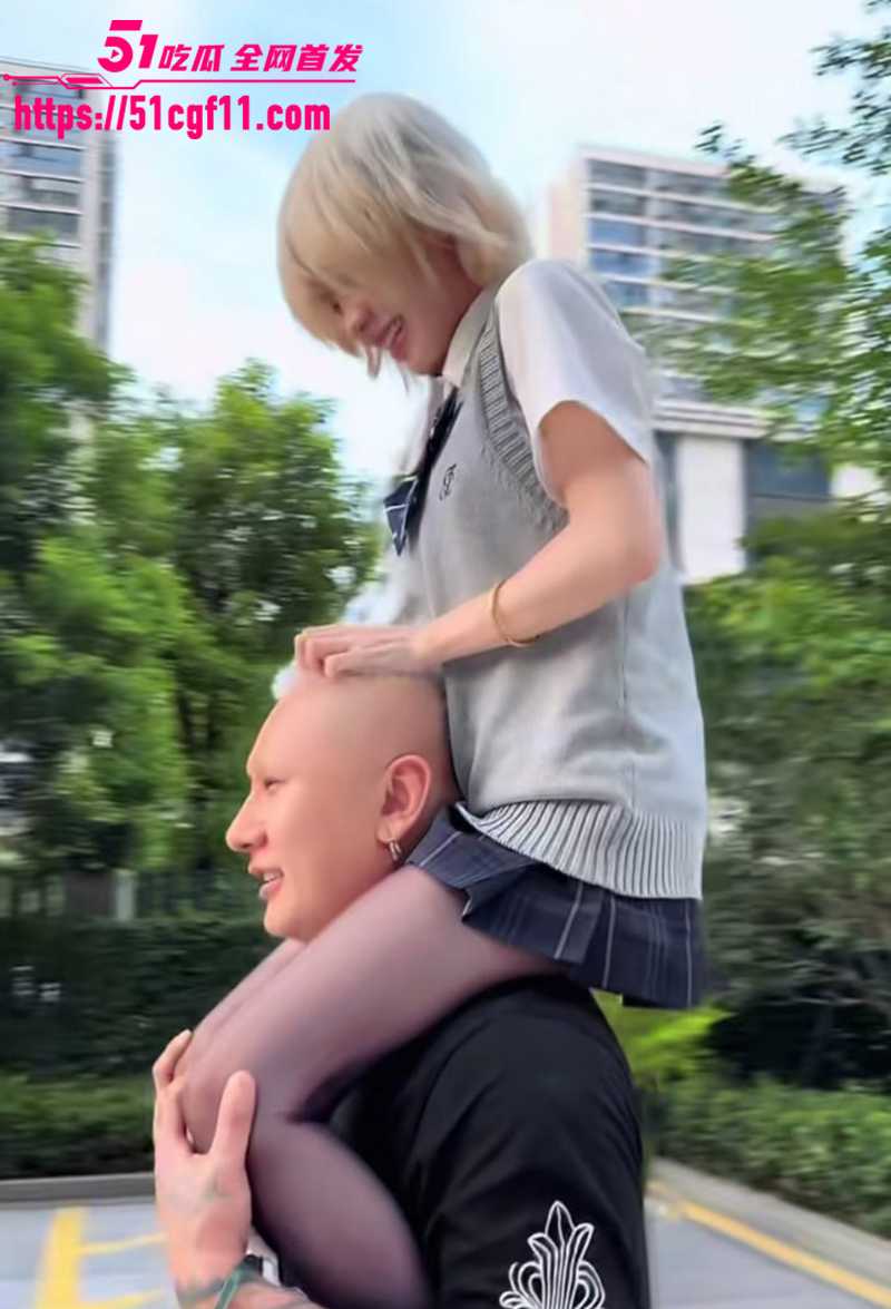 千万粉网红方丈直播自曝婚内多次出轨3 1