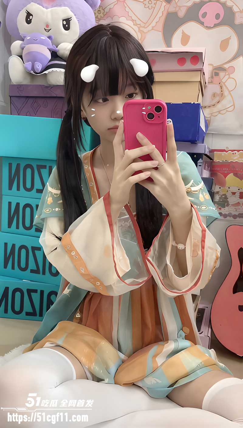 极品福利姬 饭崽 定制福利 圆润美乳笔挺诱人 镜前自慰画笔插逼超反差！