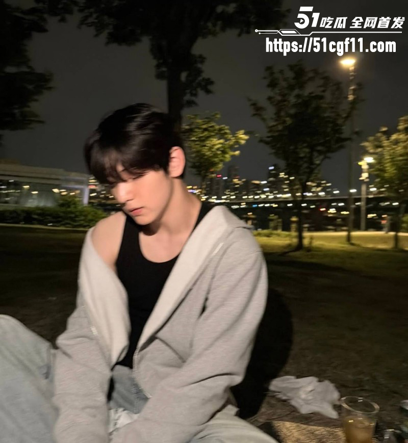 韩国TXT男团崔秀彬脚踏多船被前男友曝光07