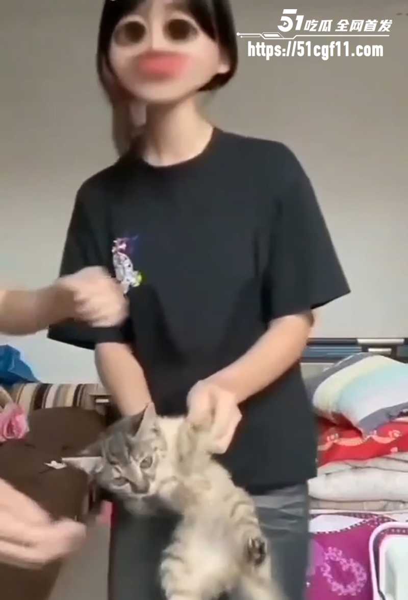 快手两个女生虐猫 3 拷贝