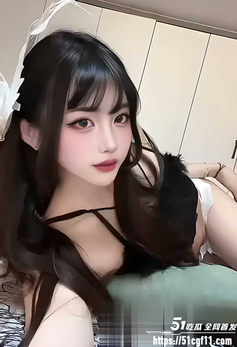 绝美反差博主 绘美野泽尻 讨好傍一大哥 花式吞屌舔肛足交 肥美蜜桃臀被后入猛插