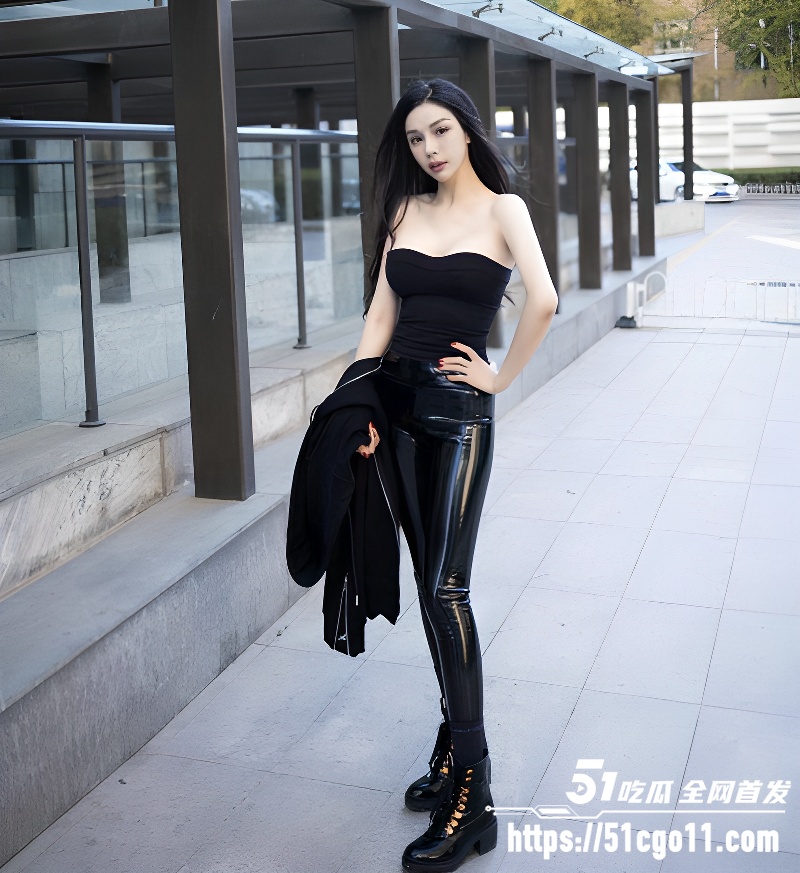 秀人网巨乳嫩模 田冰冰 福利合集 制服诱惑美乳蜜穴清晰展示 跪地服侍肉棒无套爆操肥穴