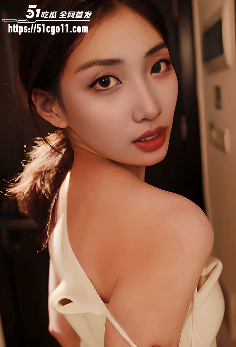 昆明冷艳人妻李佳纯调教私拍 5 拷贝