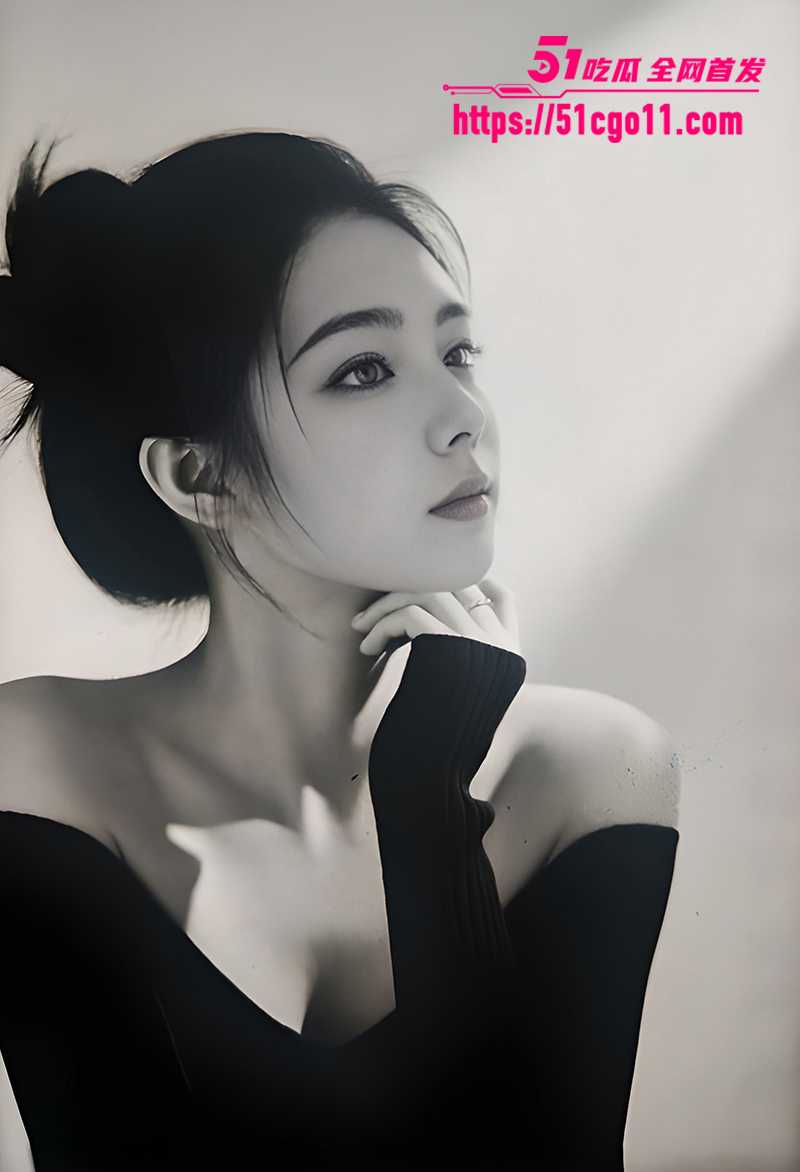 昆明冷艳人妻 李佳纯 调教私拍 露脸舔屌足交榨精 被炮友绑床狠操 纯纯母畜