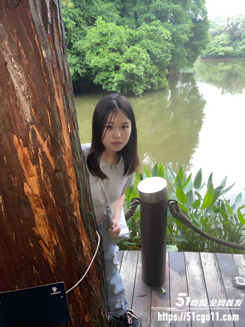 湖南长沙04年小骚货 吴紫 惨遭前男友泄密 露脸口交狂舔蛋蛋 出租屋无套做爱 骚态尽显！