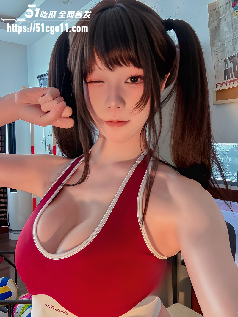 二次元美女 咬一口兔娘 福利私拍 身穿啦啦队制服激情热舞 肥臀扭动逼缝清晰可见