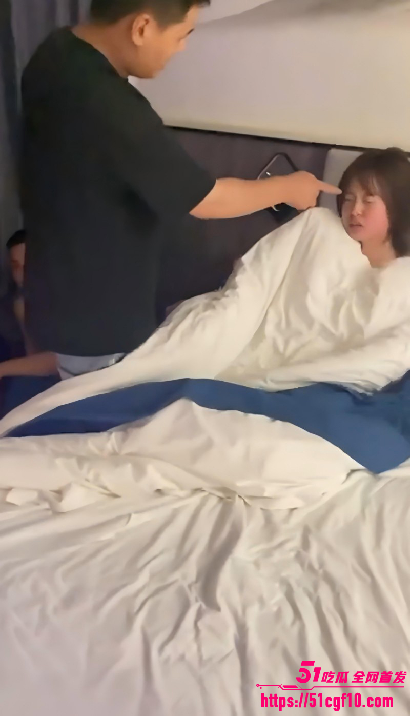 狗男女偷情惨遭抓奸暴揍02