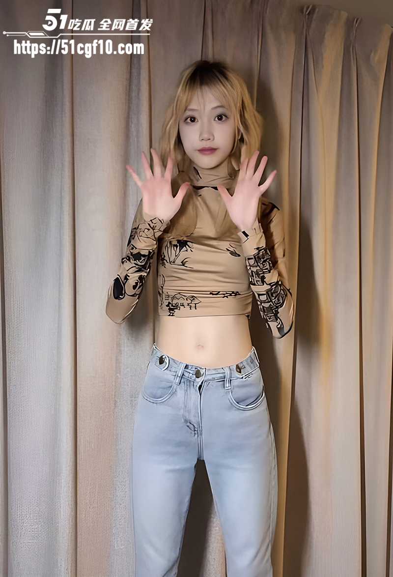 清纯博主贺子涵下海直播视频流出 2 拷贝