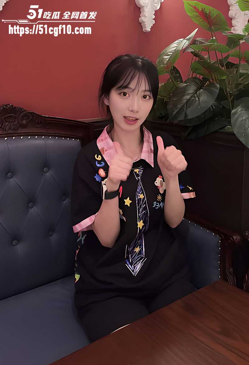 清纯博主贺子涵下海直播视频流出 3 拷贝