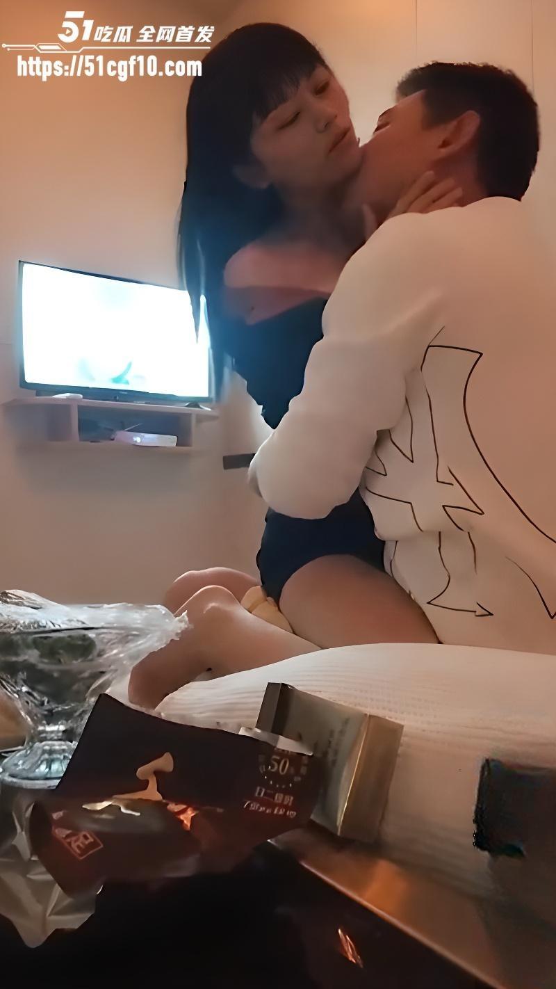 午夜按摩店 约炮美乳健谈女技师 口交技术一流堪比榨精机 站立后入被干到腿软！