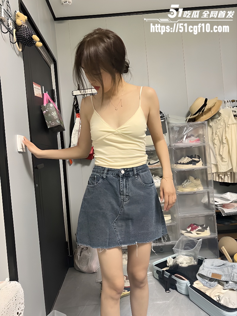 极品素人少妇 自拍视频流出 无套猛操大奶狂晃 全程淫语不断浪叫“我快死了”
