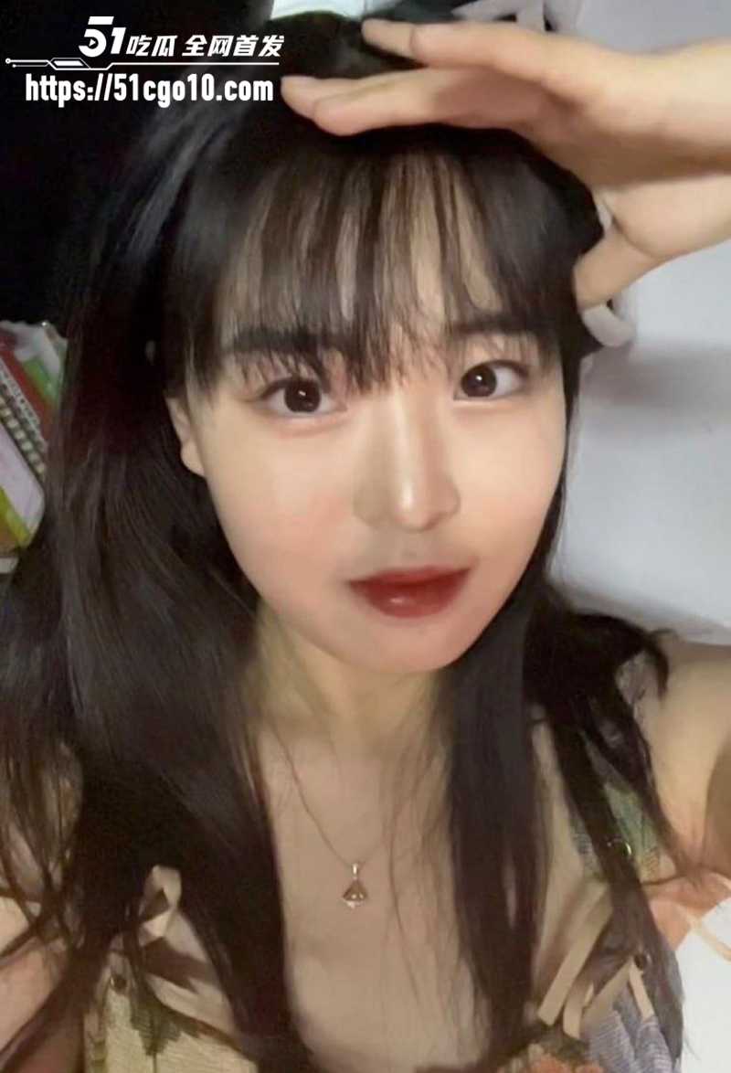 高颜值学生妹出轨约炮视频流出 2 拷贝