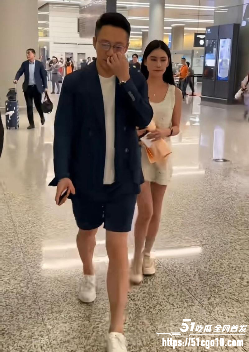 张颖颖曝光汪小菲婚内出轨03