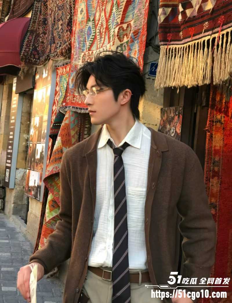 短剧演员 杜奕柯 恋爱期间出轨多人 家暴女友扇脸掐脖 事后洗白被网友怒喷！