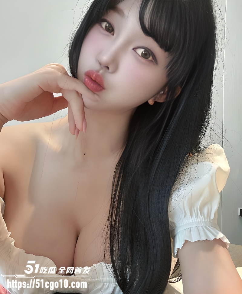 高颜值网红脸的妹妹对着镜头猛猛自慰扣穴2