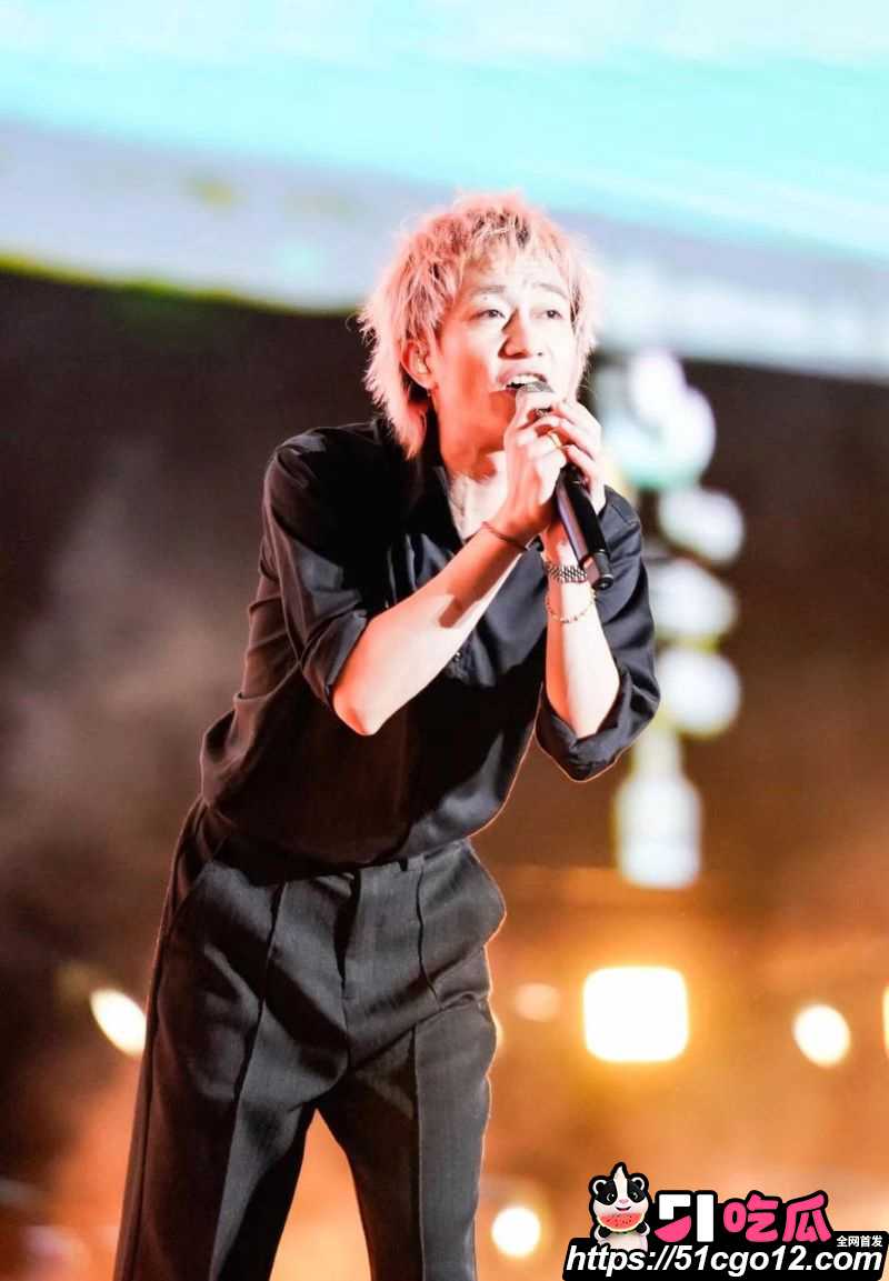 回春丹主唱刘西蒙婚内睡粉实锤 2