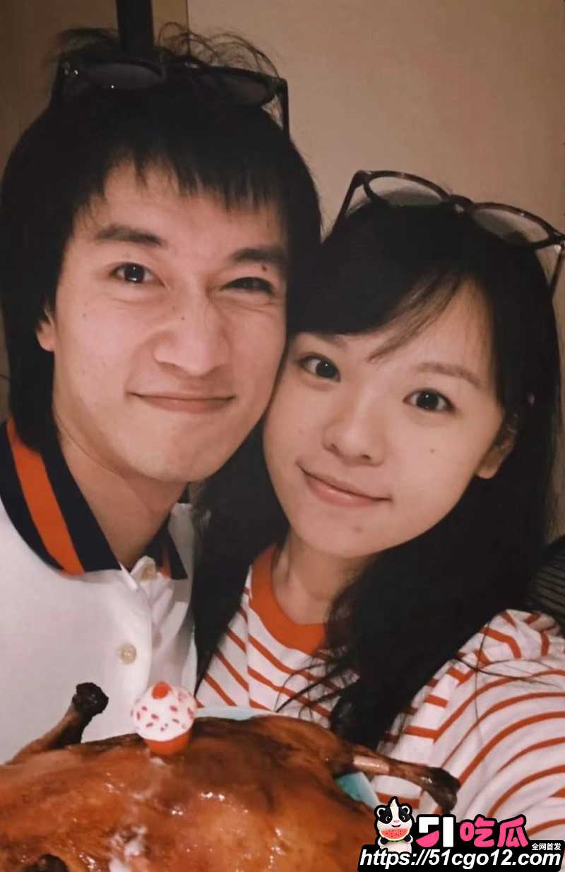 回春丹主唱刘西蒙婚内睡粉实锤 5