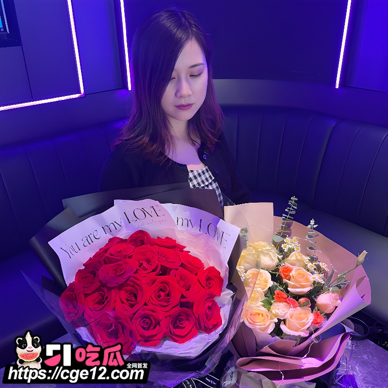 吉林九台山大奶少妇 约炮视频流出 穿开档丝袜跪舔肉棒 无套猛操被玩到失控！