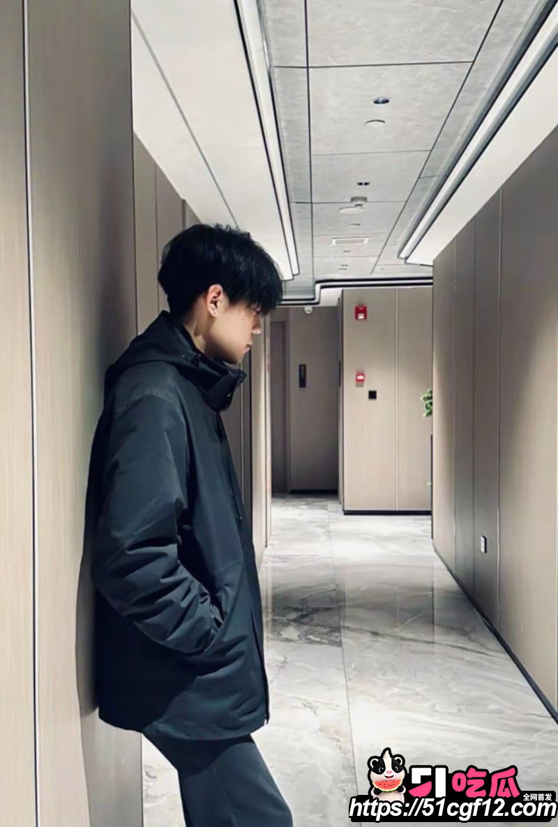 陕西渣男秦俊男恋爱期间出轨03
