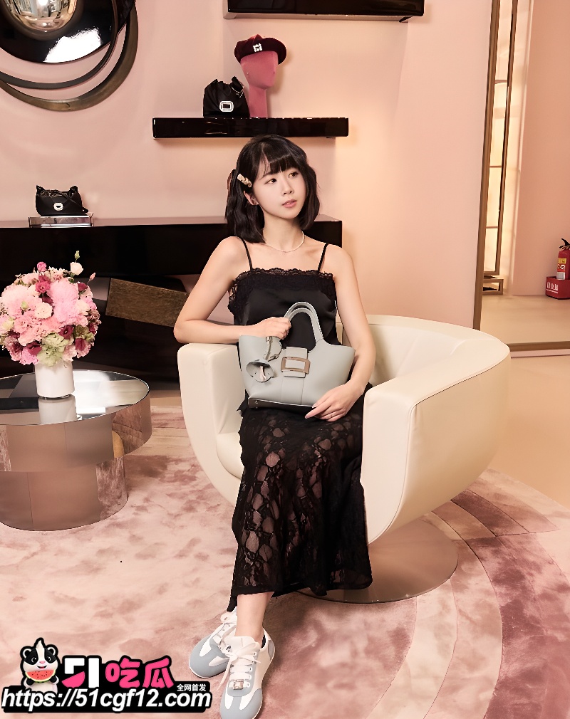 御萝博主 提扶妮 4