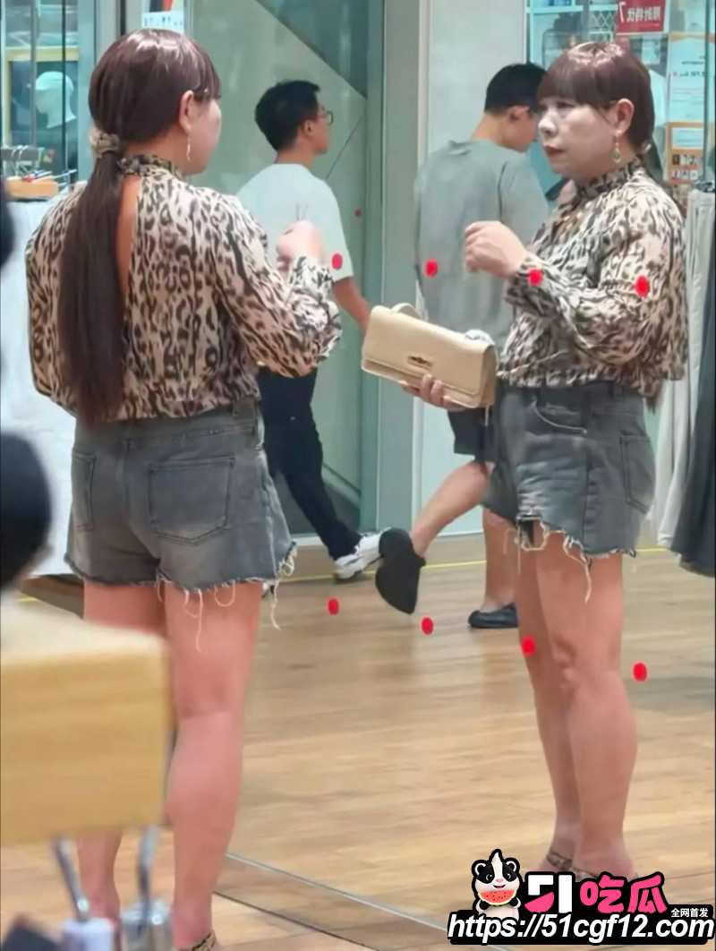 爆火全网的南京红姐时隔一年现身广州04