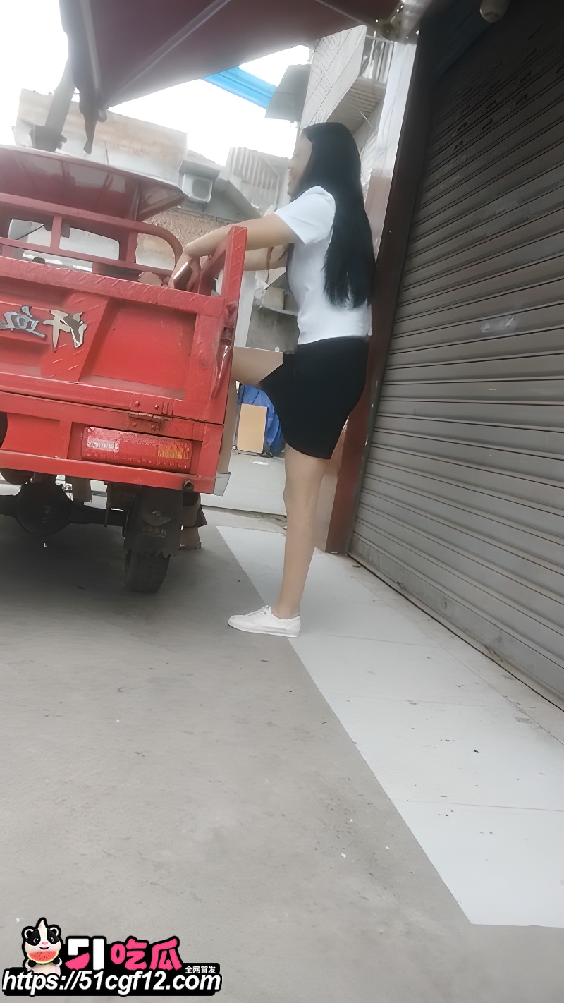 城中村扫街 嫖娼视频 绝美少妇家居服站街 店内抬腿猛干 软肉乱晃太极品！