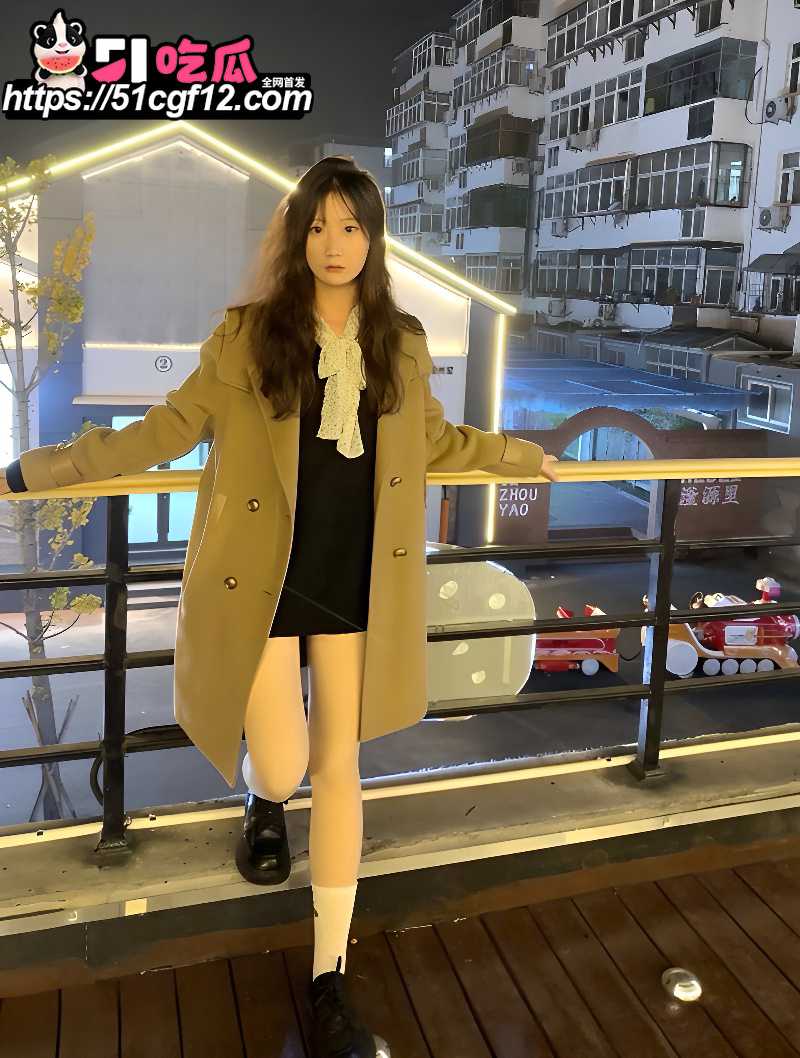 极品嫩妹 小苗 性爱视频 胯下口舌榨精 爽到男友当场站立后入 浓精内射灌满骚穴！