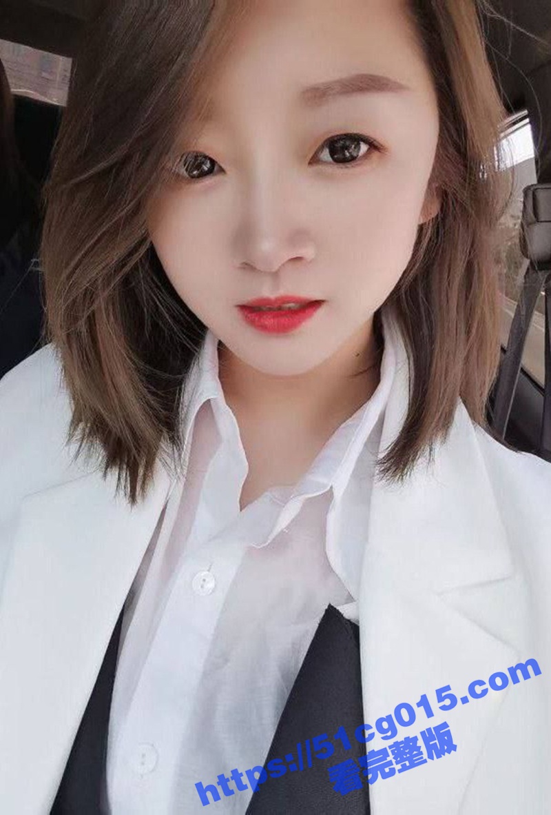 山东美艳气质少妇 极品反差婊 卢秀洁 饥渴人妻酒店约炮男同事3P口交啪啪前怼后操！