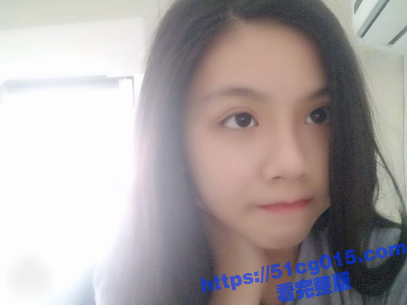 台湾清纯女大学生 酥胸硕大粉嫩 美腿性感撩人 台妹的品质就是高啊 这奶子也太诱人了