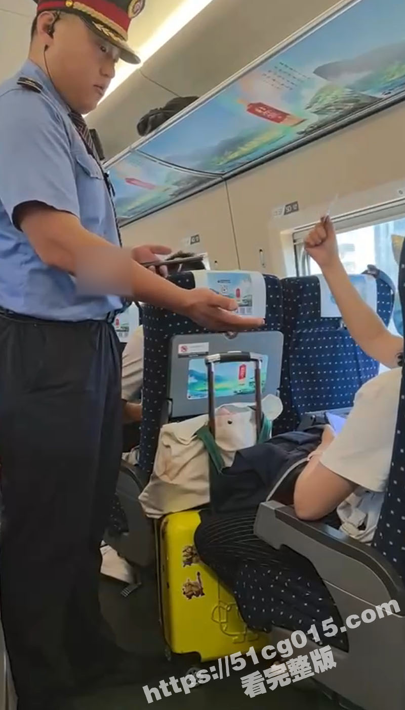 杭州老仙女动车上作妖相关图片