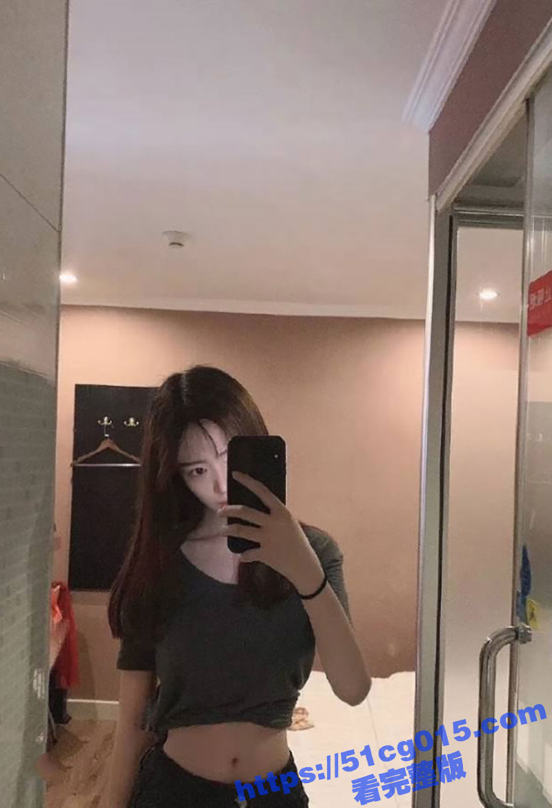 广州极品大长腿女模特 拍摄大尺度私拍后 美鲍被摄影师又抠又挖又掰差点给玩坏掉了！