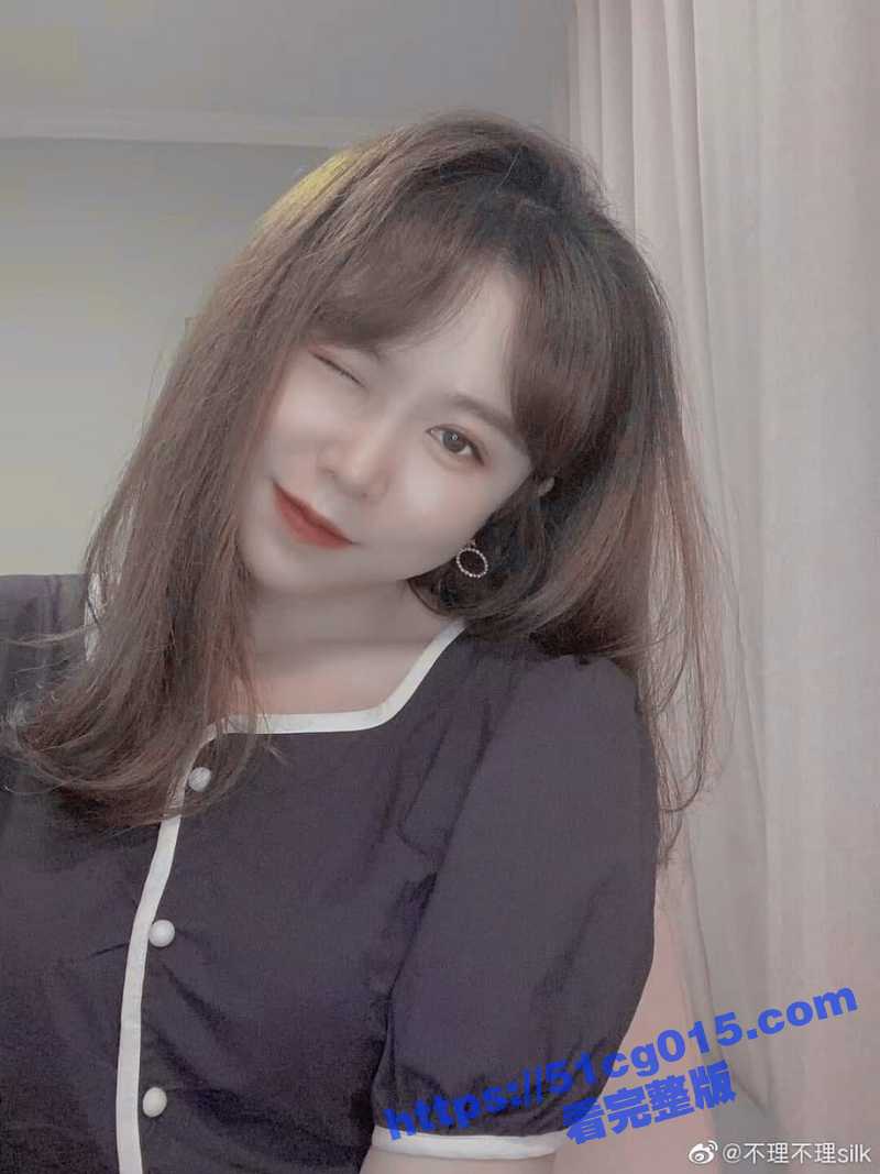 青岛大学大二学生妹 相关图片