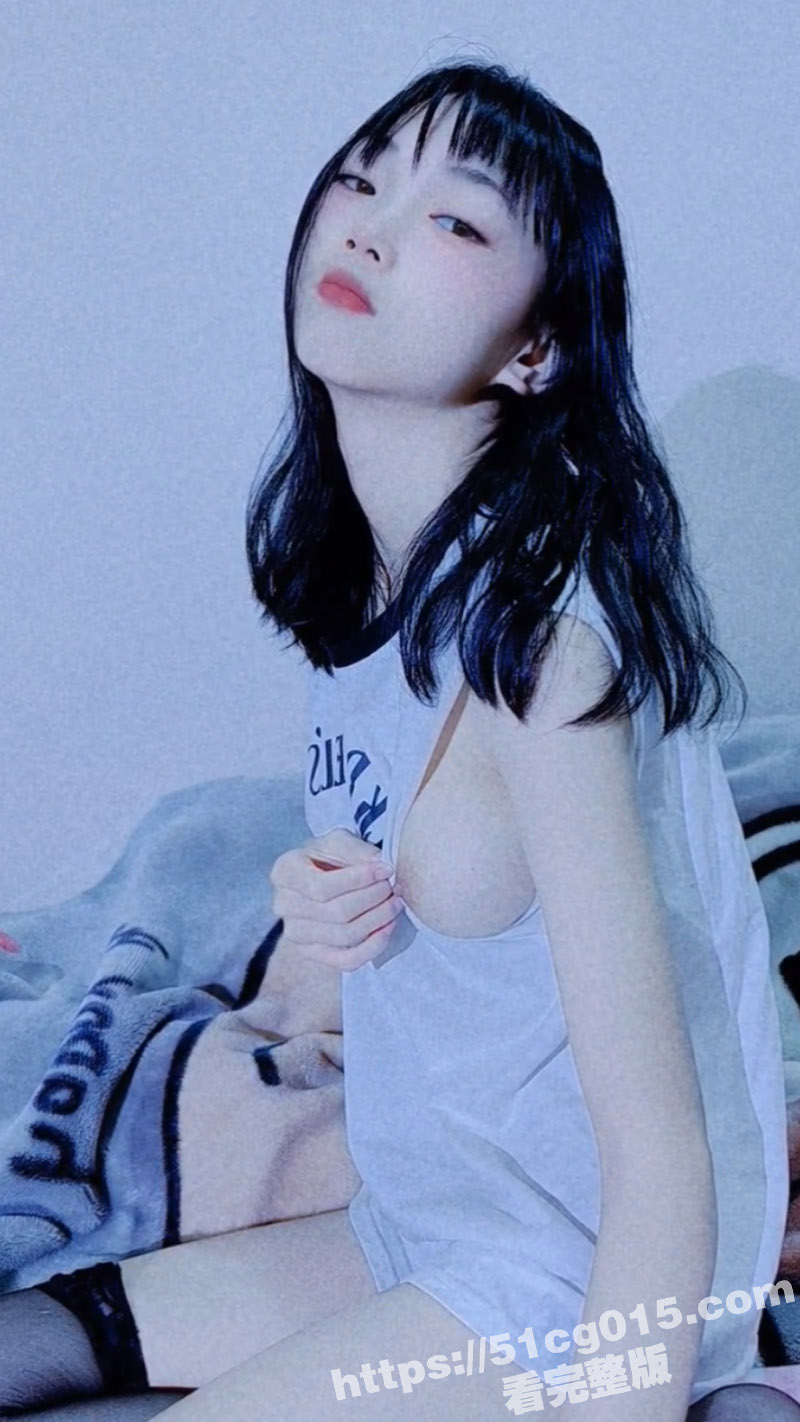推特人瘦奶大小魔女蒂相关图片