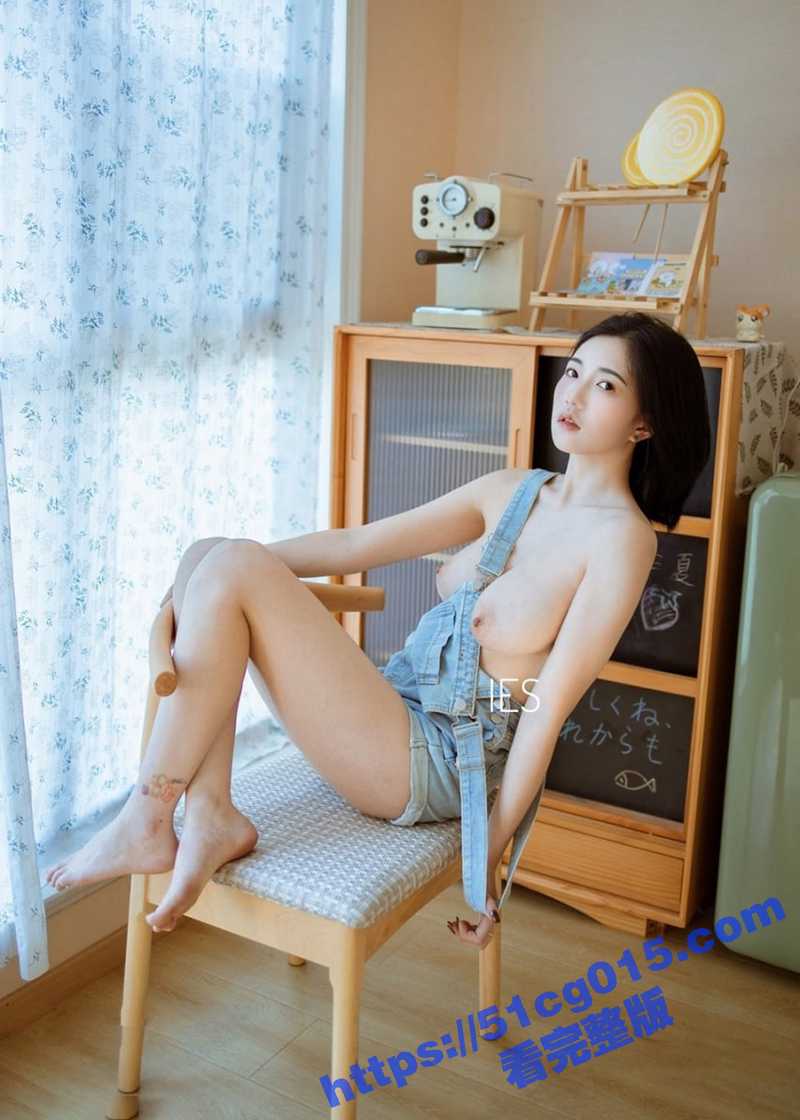 顶级颜值女神 豪乳学相关图片