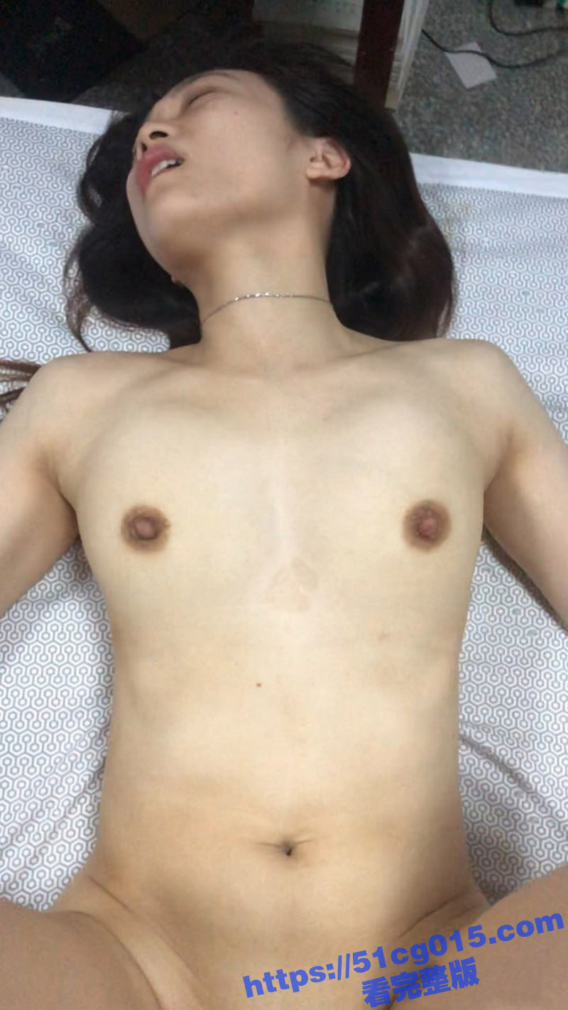 已婚美女会计和中年老相关图片