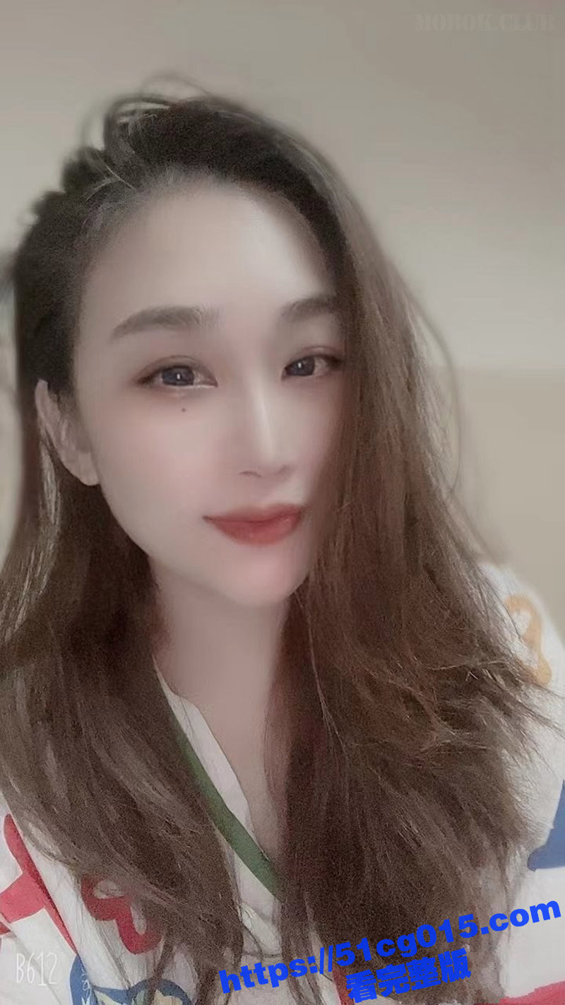 已婚美女会计和中年老相关图片