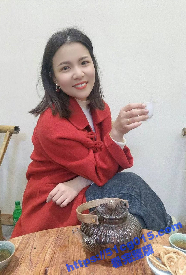 投稿极品人妻少妇 是我侄女的音乐老师 喜欢被人掐着脖子操 真是骚得可以！
