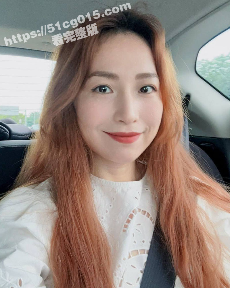 哈尔滨美发店离异少妇老板娘 和佳 不但擅长理发更擅长勾引小鲜肉 躺着闭目享受久违的冲击快感